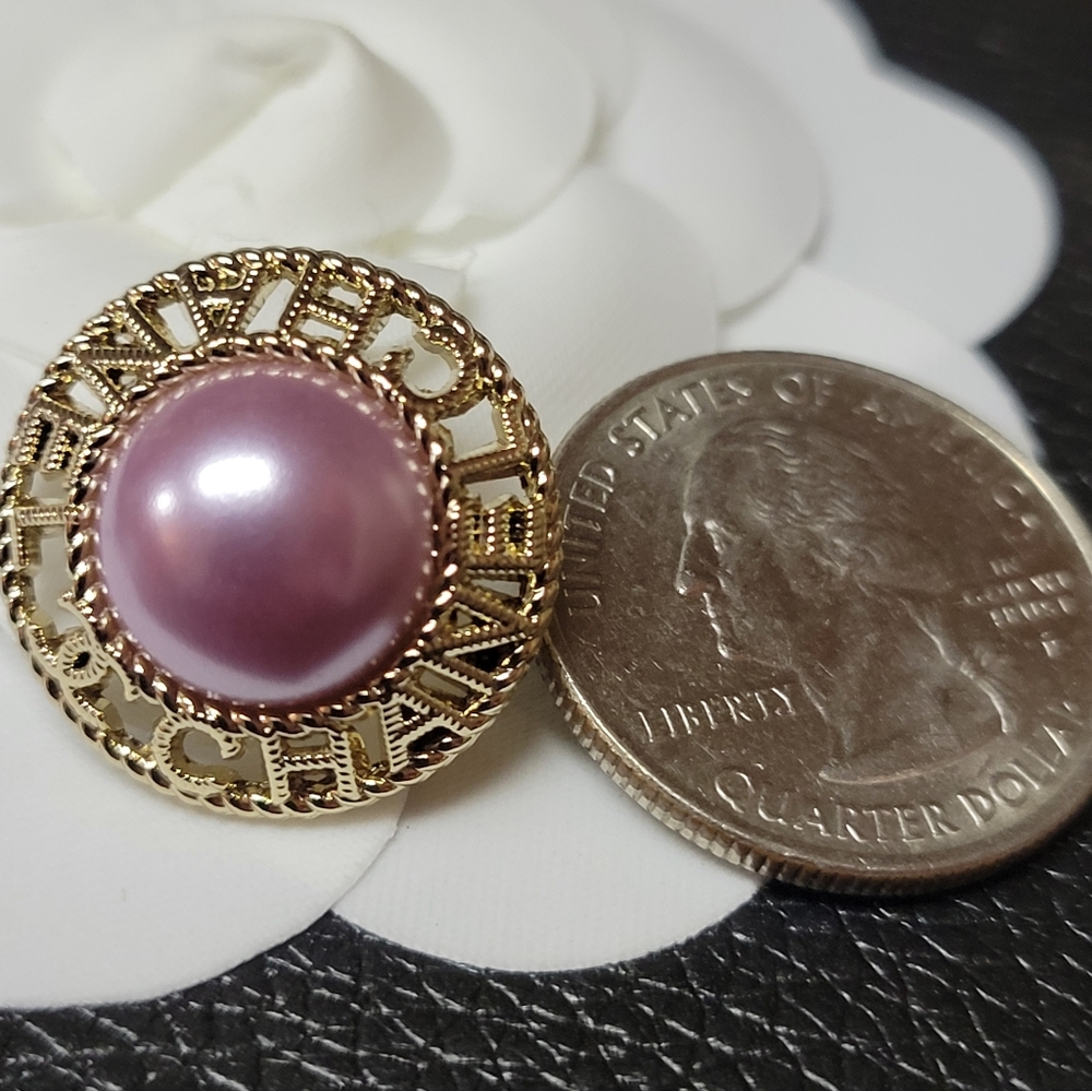 Chanel Button - Picture 3 of 3